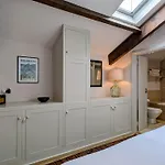 1 Bed In Penrith Oc-94066 *