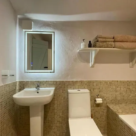 1 Bed In Penrith Oc-94066 *