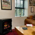 1 Bed In Penrith Oc-94066